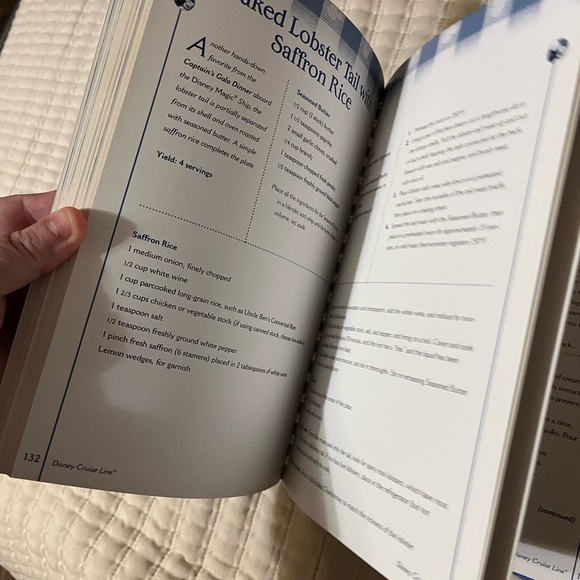 Disney Mickey and Chefs Cookbook - Blue and‎ White - Picture 4 of 10